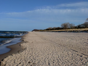 Am unglaublich schönen Sandstrand mit Blick zum Steckelsberg (56 m) bei Koserow